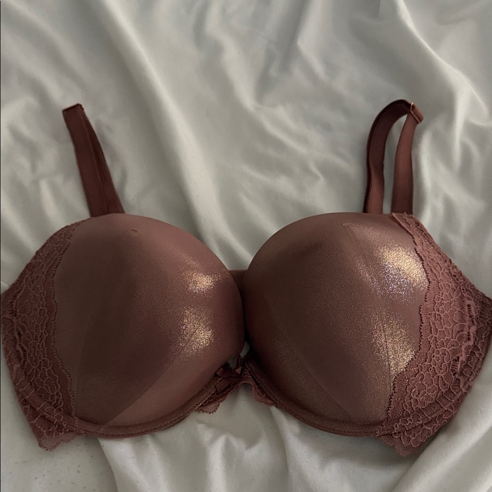 Women’s 34DDD VICTORIA’S SECRET purple glitter lace push-up bra selling for $9💜